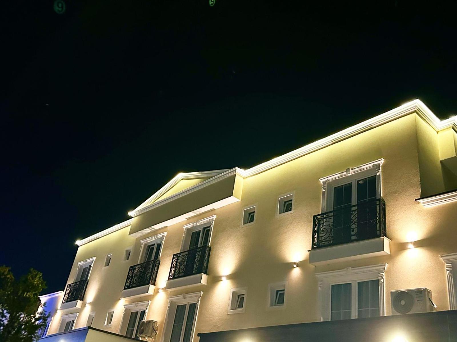 Hotel Europa Prishtina Пристина Екстериор снимка