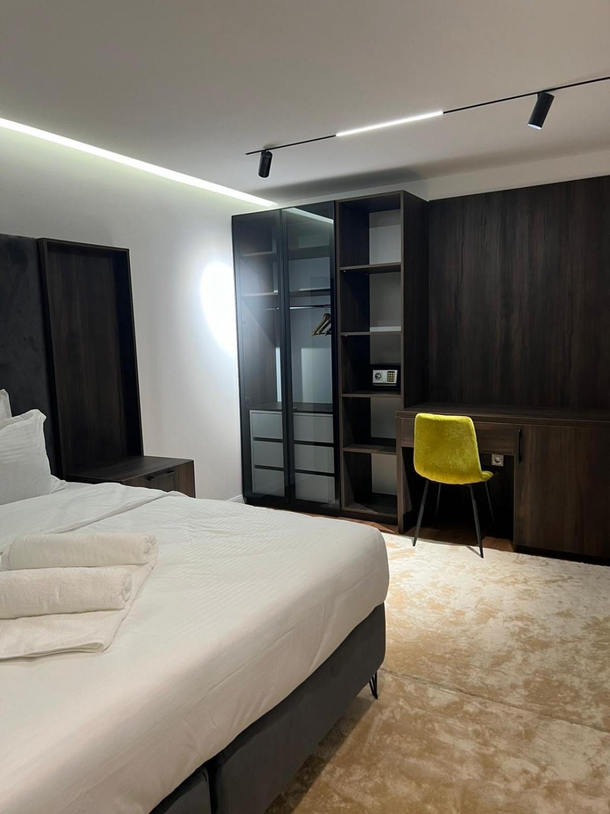 Hotel Europa Prishtina Пристина Екстериор снимка