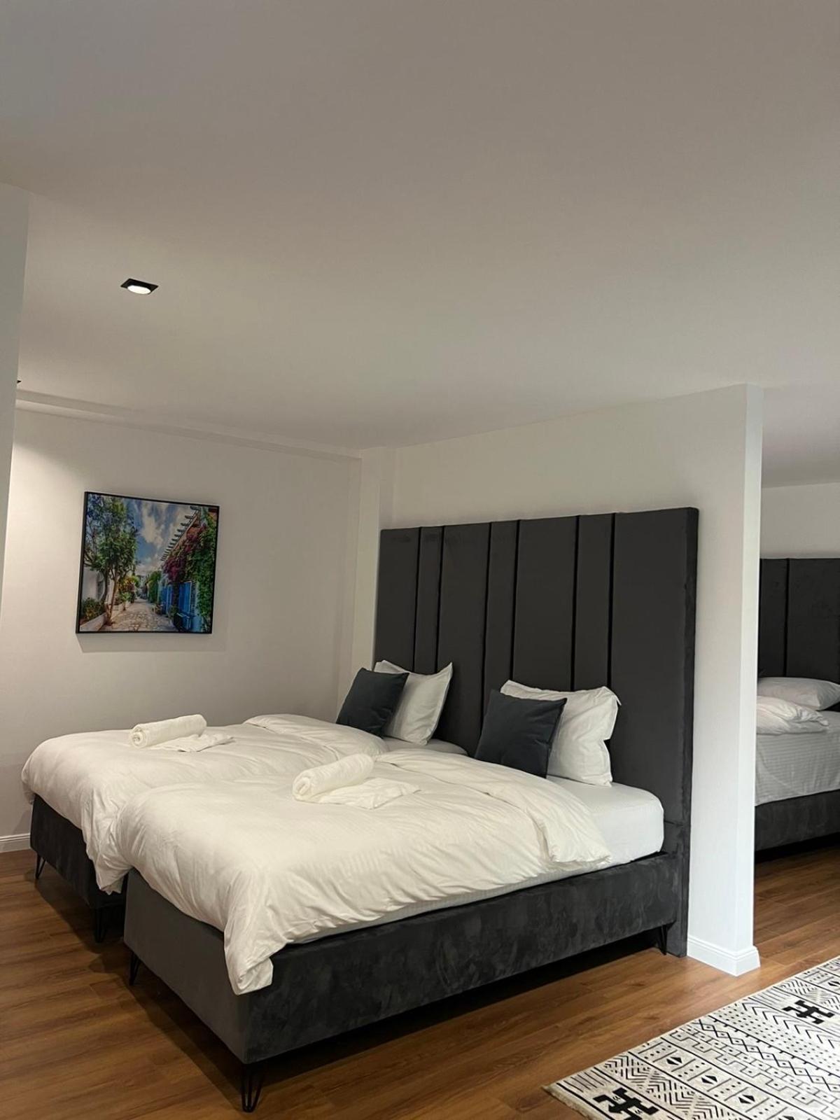 Hotel Europa Prishtina Пристина Екстериор снимка