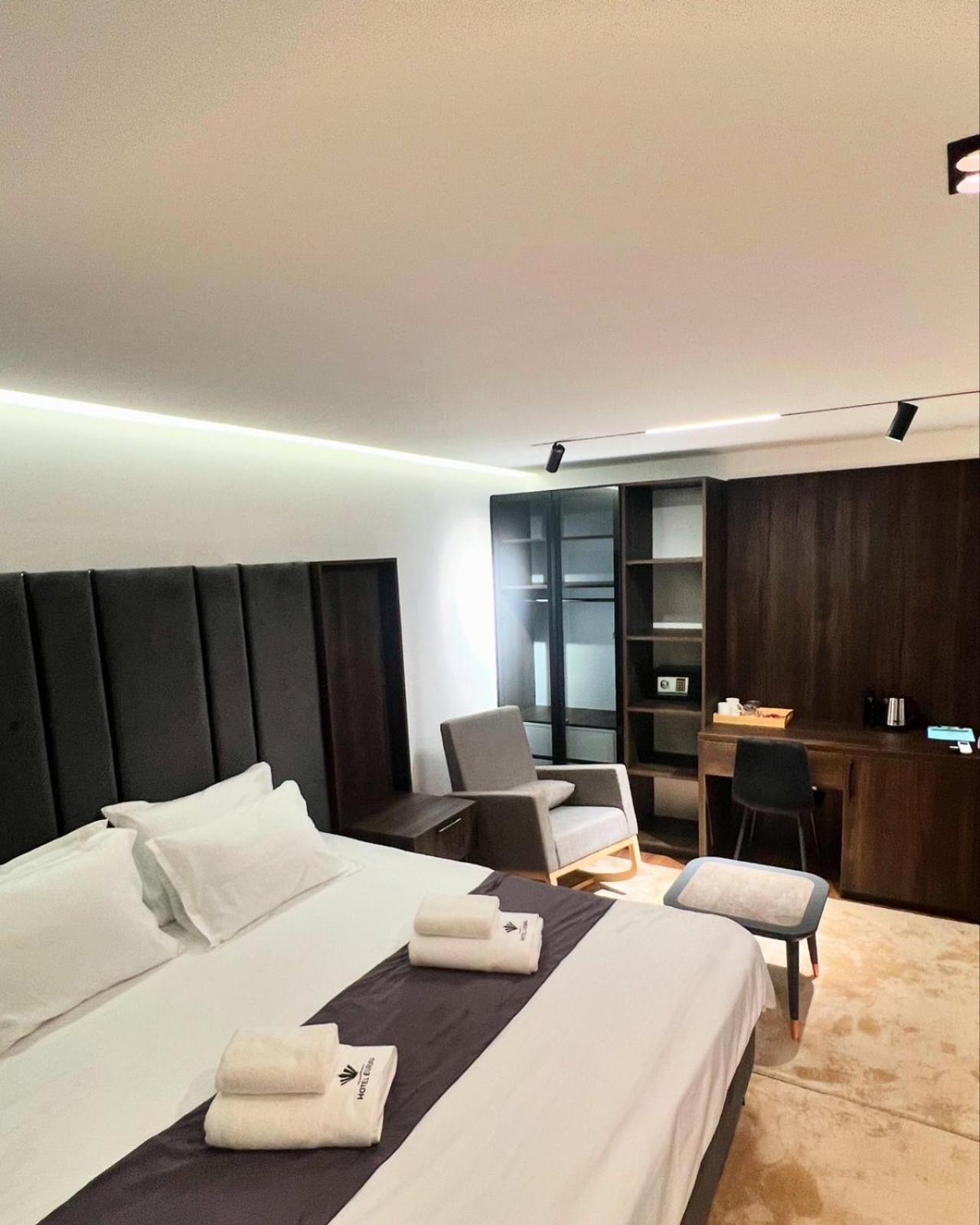 Hotel Europa Prishtina Пристина Екстериор снимка
