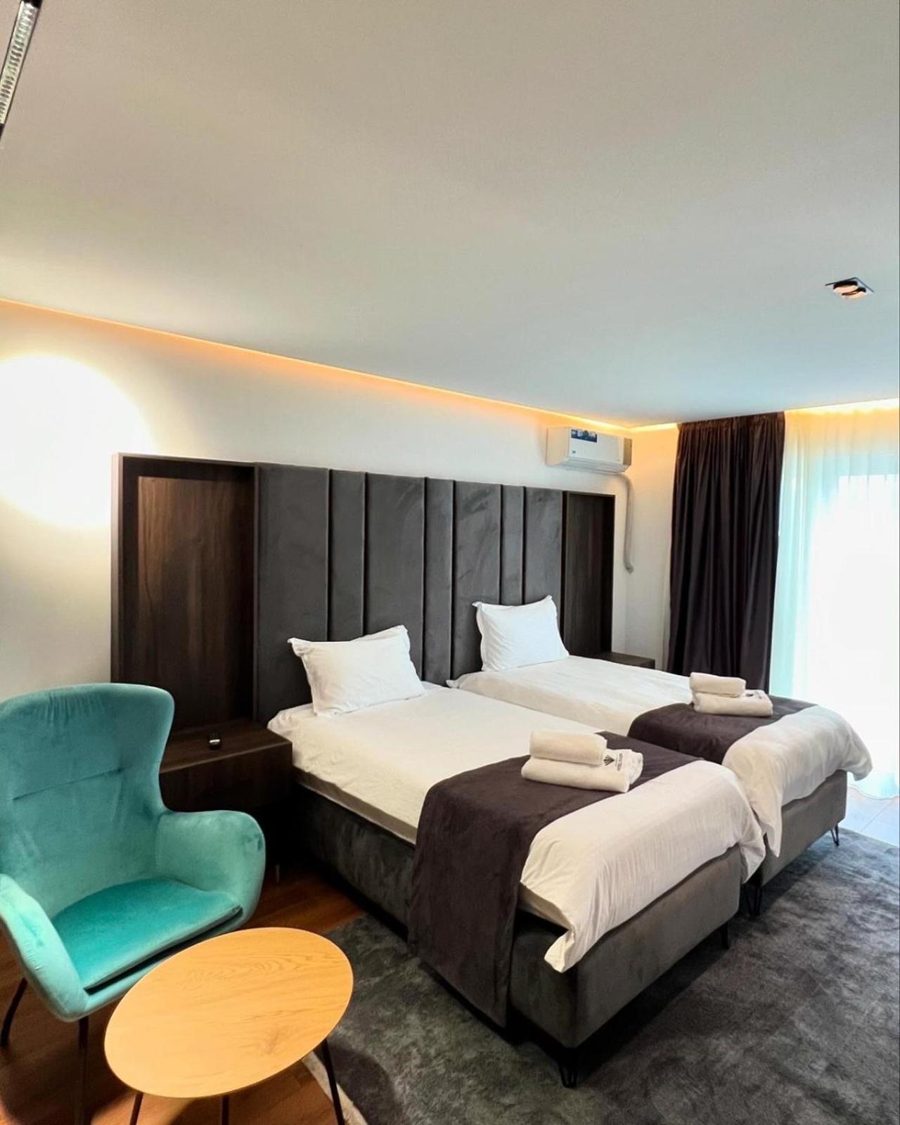 Hotel Europa Prishtina Пристина Екстериор снимка